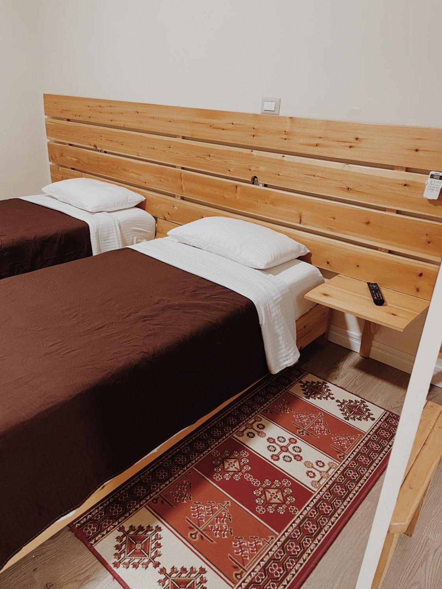 At Pikotiko'S - Korca City Rooms For Rent Exterior photo