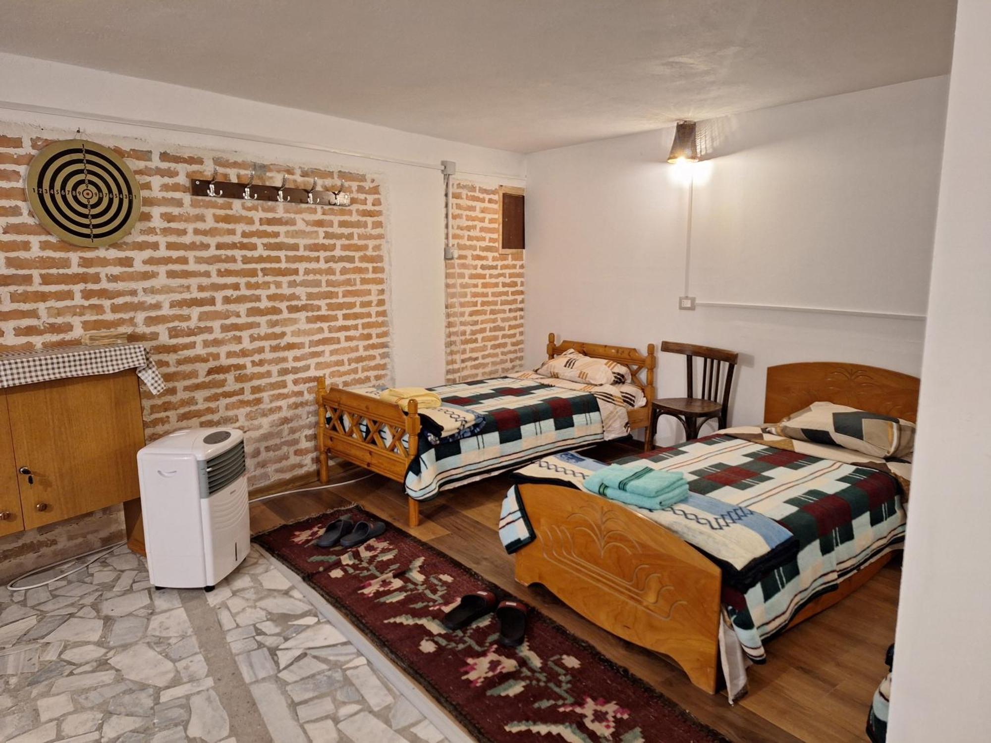 At Pikotiko'S - Korca City Rooms For Rent Exterior photo
